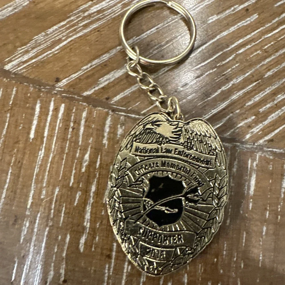 National Law Enforcement Officer's Memorial Fund Supporter 2016‎ Key Chain